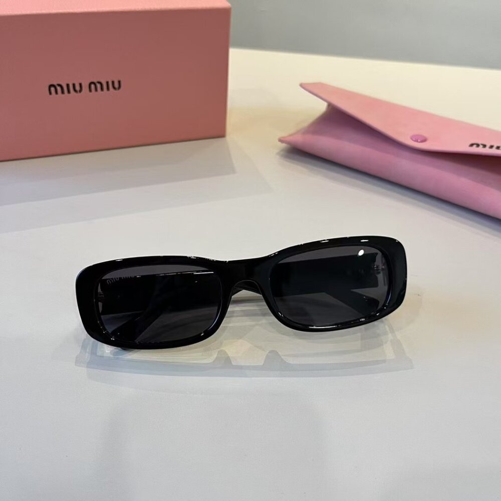 Miu Miu Sunglasses - Picture 6 of 10